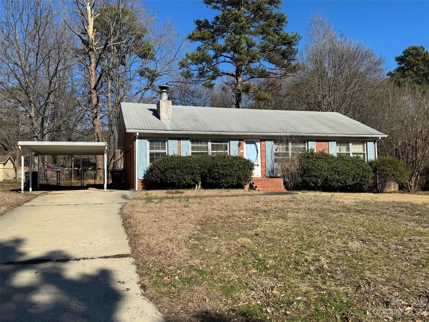 Perfect investment opportunity!!! Located in a great neighborhood right outside downtown Matthews, this 3 bed 1.5 bath home is perfect for an investment. Priced competitively to reflect the needed renovations, with the right touch, this property has the potential to yield a substantial return on investment. Renovate and resell for profit or transform it into a lucrative rental property – the possibilities are endless. Being sold as-is.