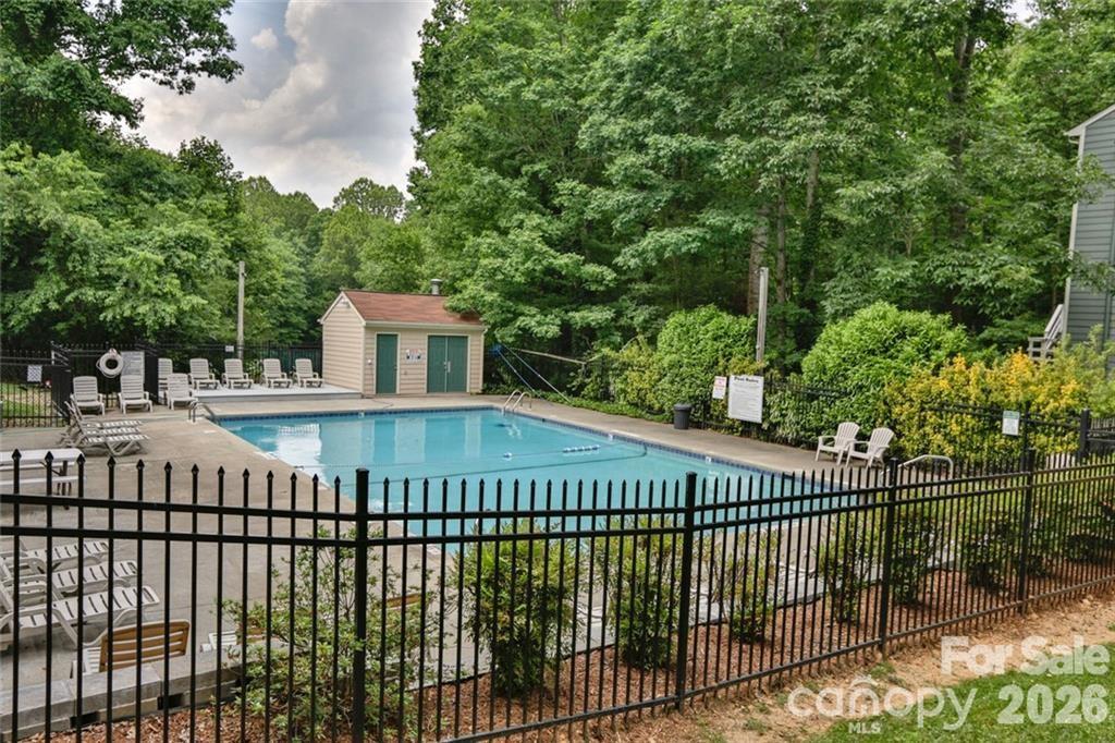 Hunters Trace - Residential