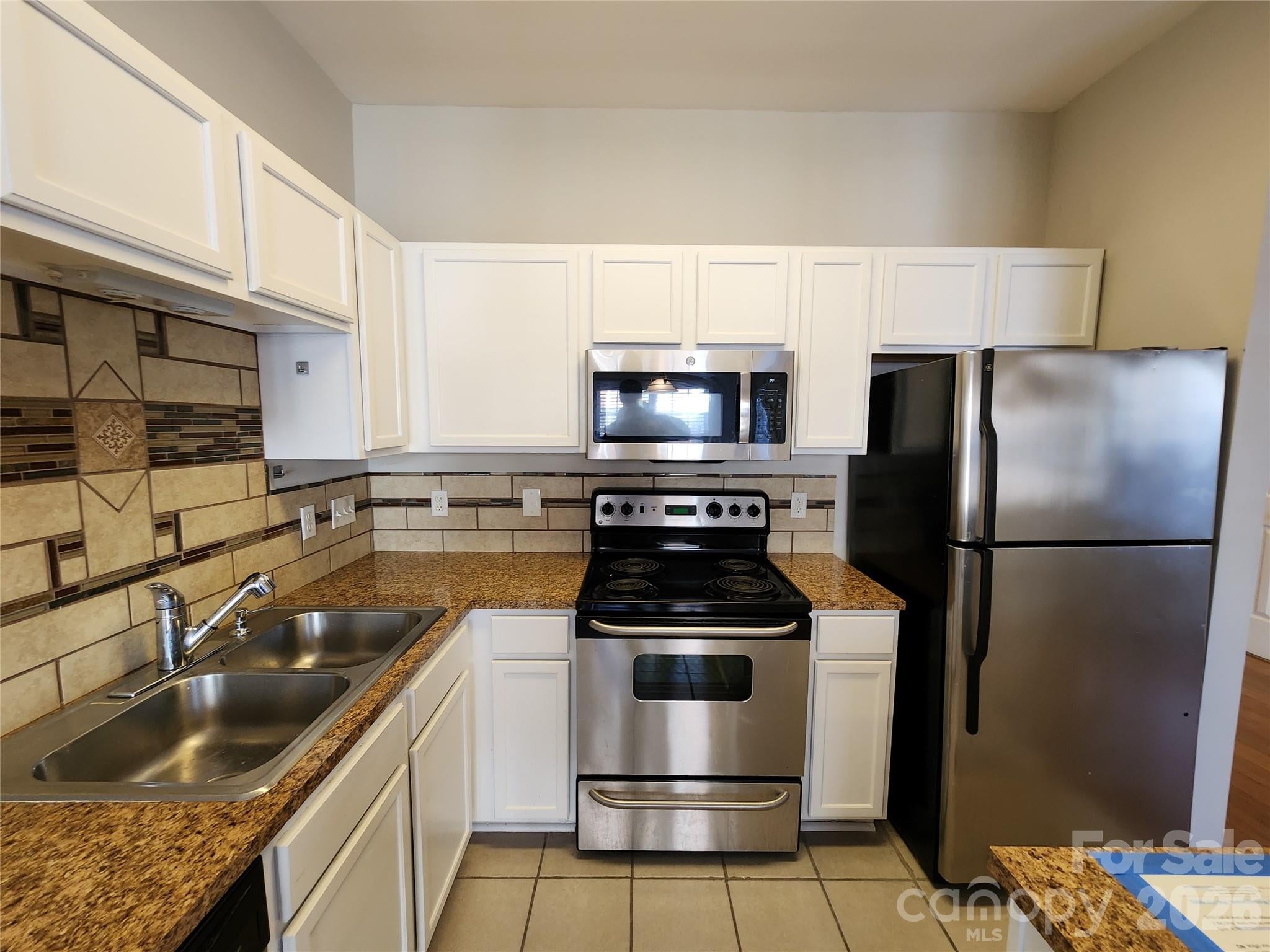 2107 Lennoxshire Square Court