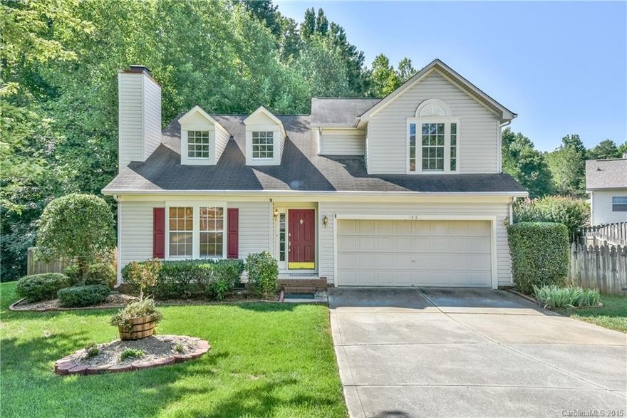 Cozy home located in a wooded Cul-de-sac lot.  Deck overlooking a private fenced yard perfect for special gatherings.  Stunning hardwood floors throughout the house, including bedrooms upstairs.  Natural light above the Great Room creates a sense of spaciousness and comfort.  A very comfortable, modern and practical kitchen, equipped with refrigerator, stove, microwave and dishwasher.  Conveniently closed to shopping centers, restaurants, and main roads this house is the perfect home!