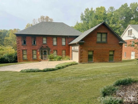 Photo of 4843 Lindstrom Drive, Charlotte, NC 28226 (MLS # 4430273)