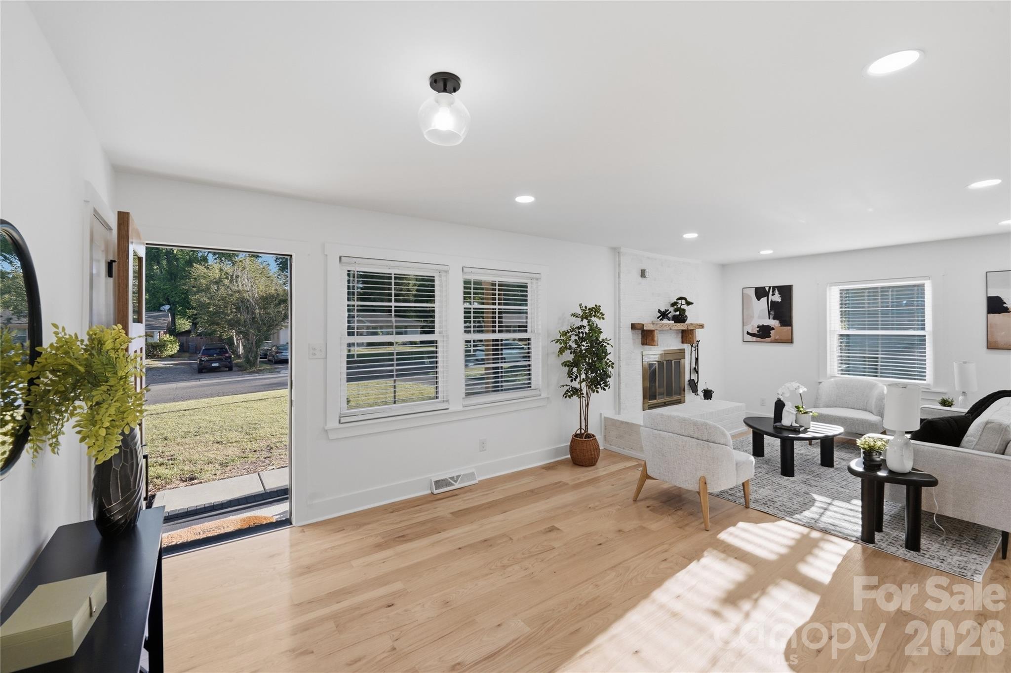 4314 Ivanhoe Place