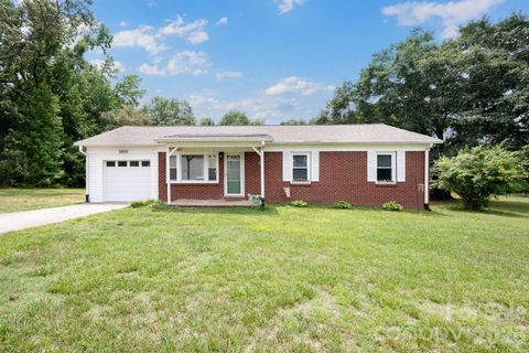 Photo of 1674 Harris Henrietta Road, Forest City, NC 28043 (MLS # 4391608)