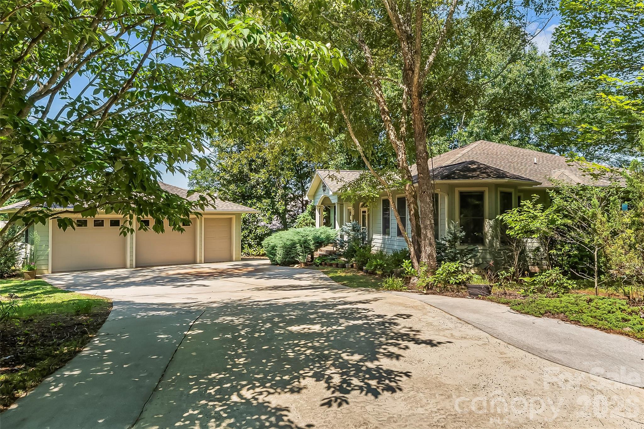 27 Magnolia Drive