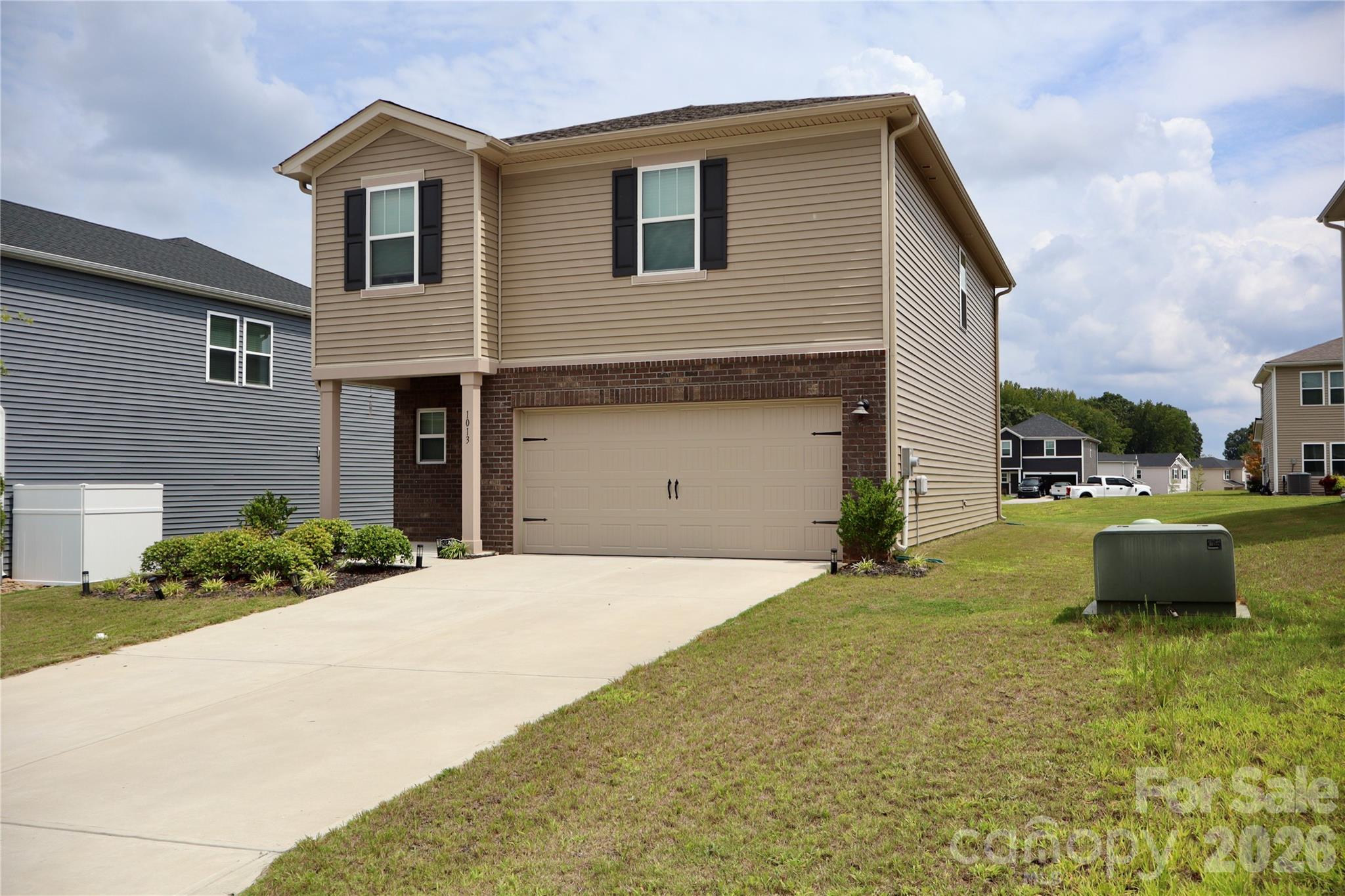 1013 Harry Court