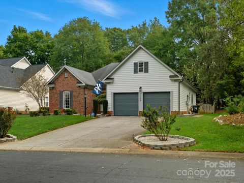 7109 Scuppernong Court Charlotte NC 28215