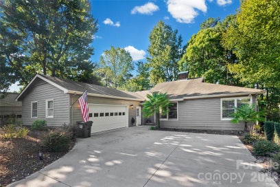 18 Shipmaster Court Lake Wylie SC 29710