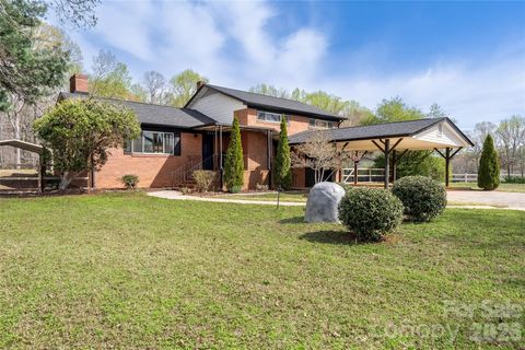 Photo of 9424 Pembroke Road, Huntersville, NC 28078 (MLS # 4355997)