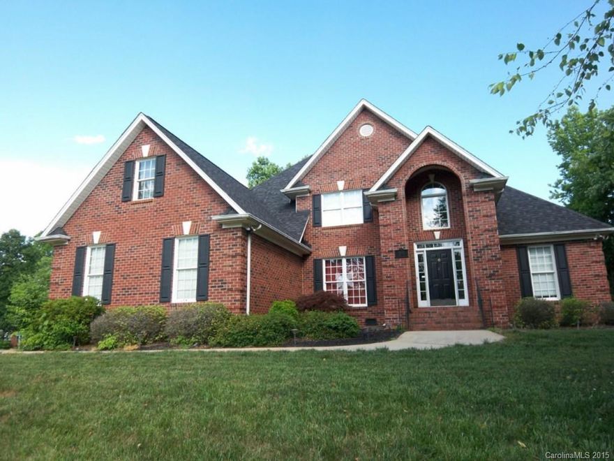 All brick home with master bedroom and guest bedroom on 1st floor. 2-story great room w/gas fireplace and built in shelving. Formal dining room with tray ceiling & molding. Kitchen w/granite, SS appls, tile backsplash & tile floors. Spacious secondary bedrooms share a Jack & Jill bath. Huge bonus room upstairs. Oversized garage w/tons of storage & workshop. Large wood deck overlooks flat backyard. Laundry room w/utility tub & storage cabinets.