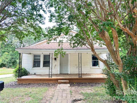 Photo of 216 W Shannonhouse Street, Shelby, NC 28152 (MLS # 4400570)