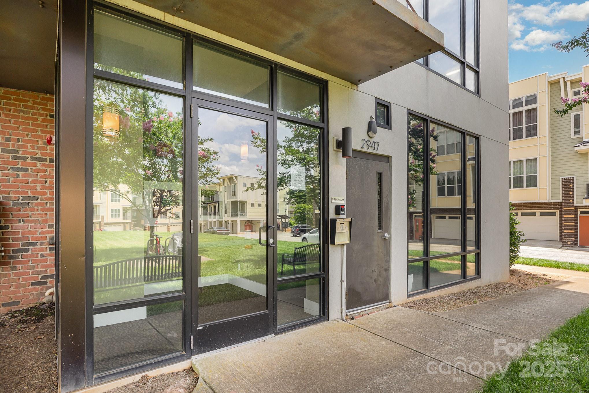 3271 Noda Boulevard