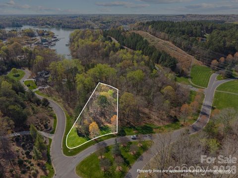 2001 Beauhaven Lane Belmont NC 28012