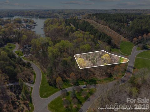 Photo of 2001 Beauhaven Lane, Belmont, NC 28012 (MLS # 4358812)