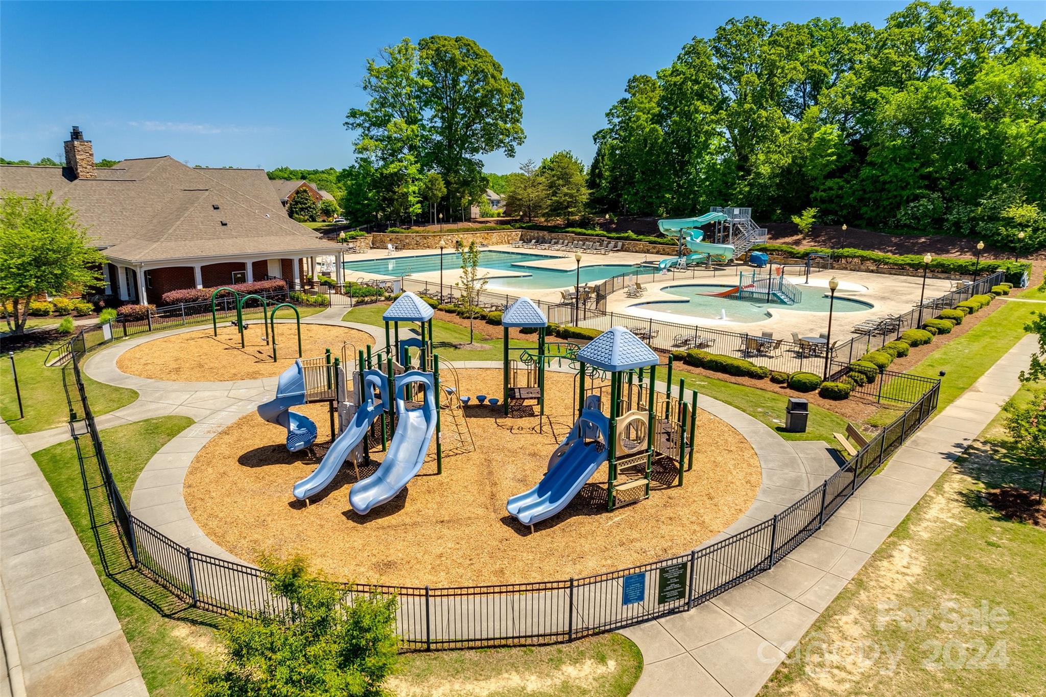 The Chimneys Of Marvin - Residential