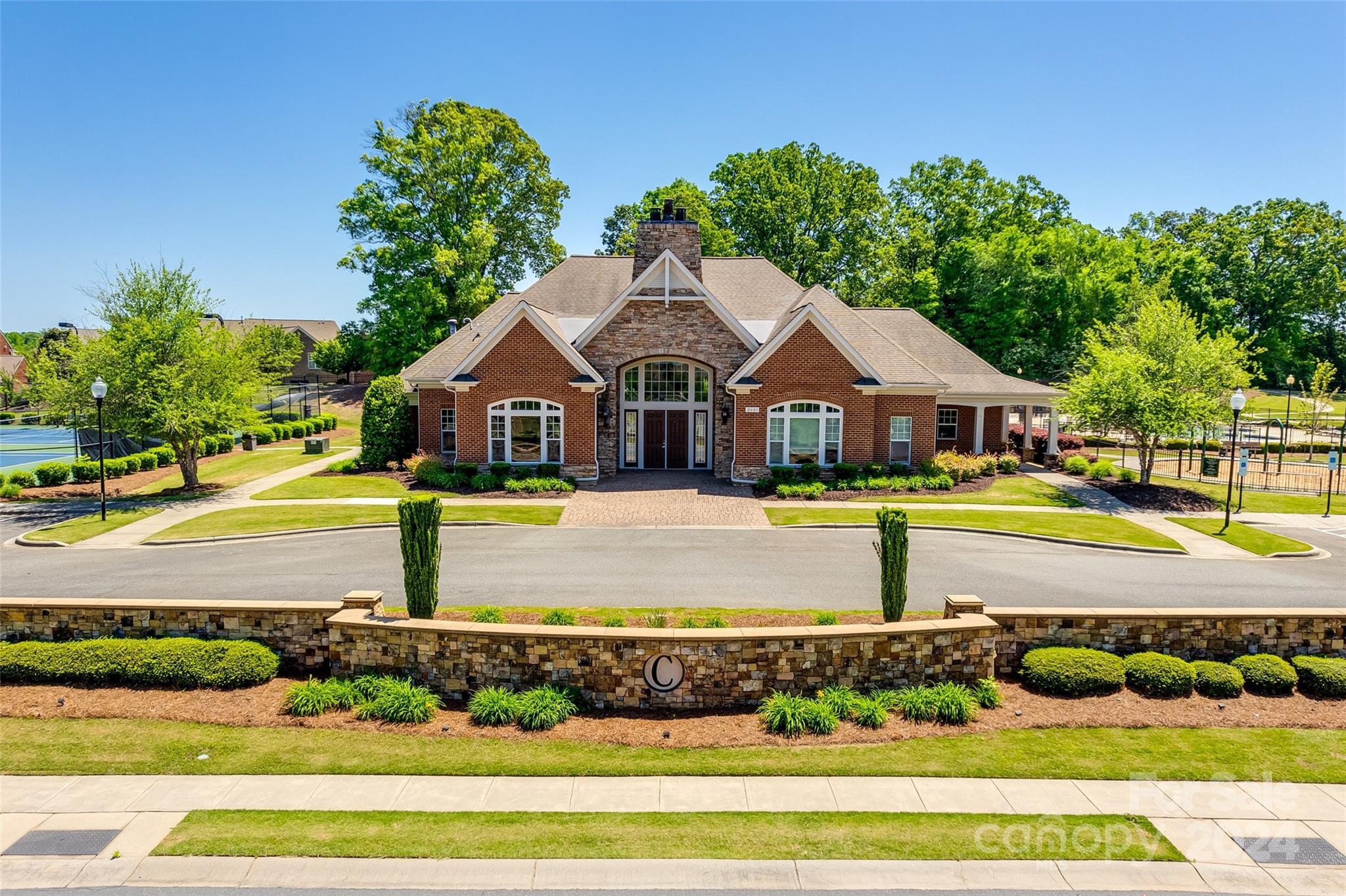 The Chimneys Of Marvin - Residential