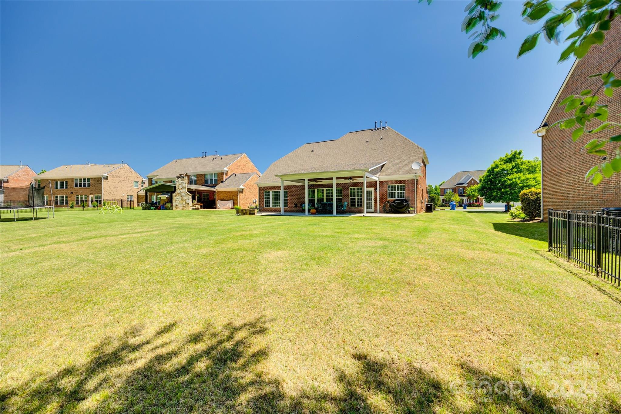 The Chimneys Of Marvin - Residential