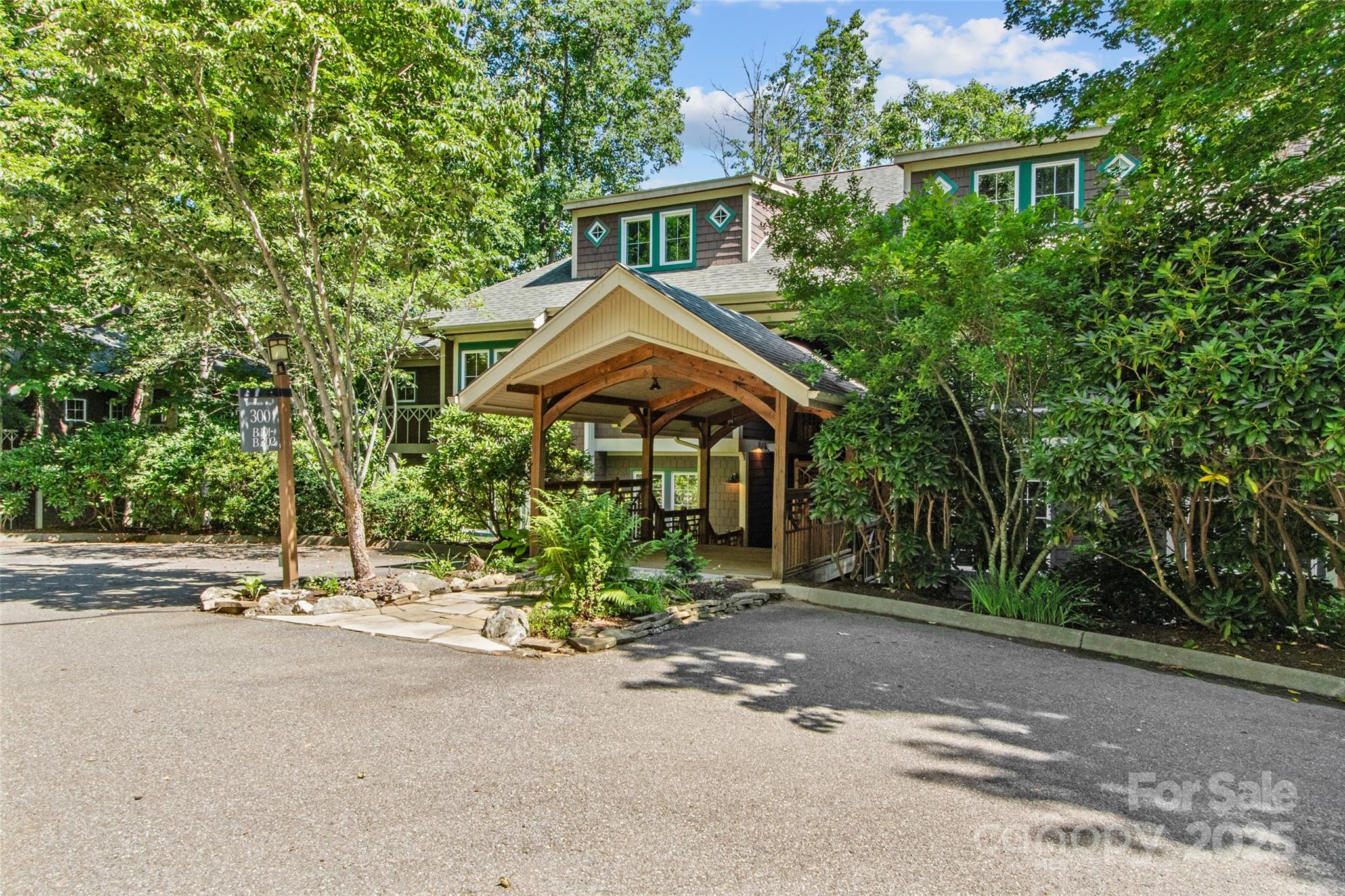 300 Creekside Way B-101