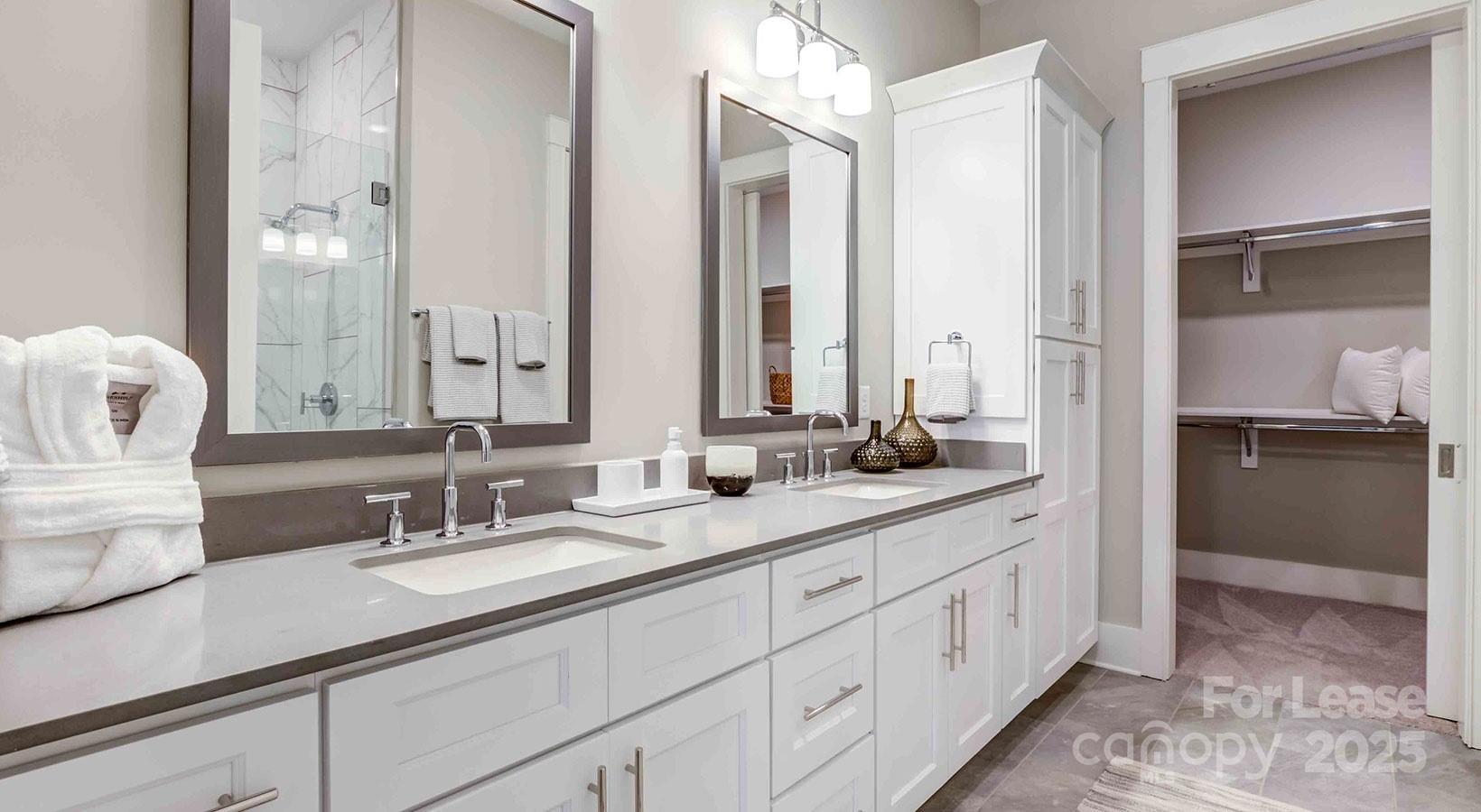 Charlotte, North Carolina 28207, United States, 2 Bedrooms Bedrooms, ,3 BathroomsBathrooms,Residential,Active,148497