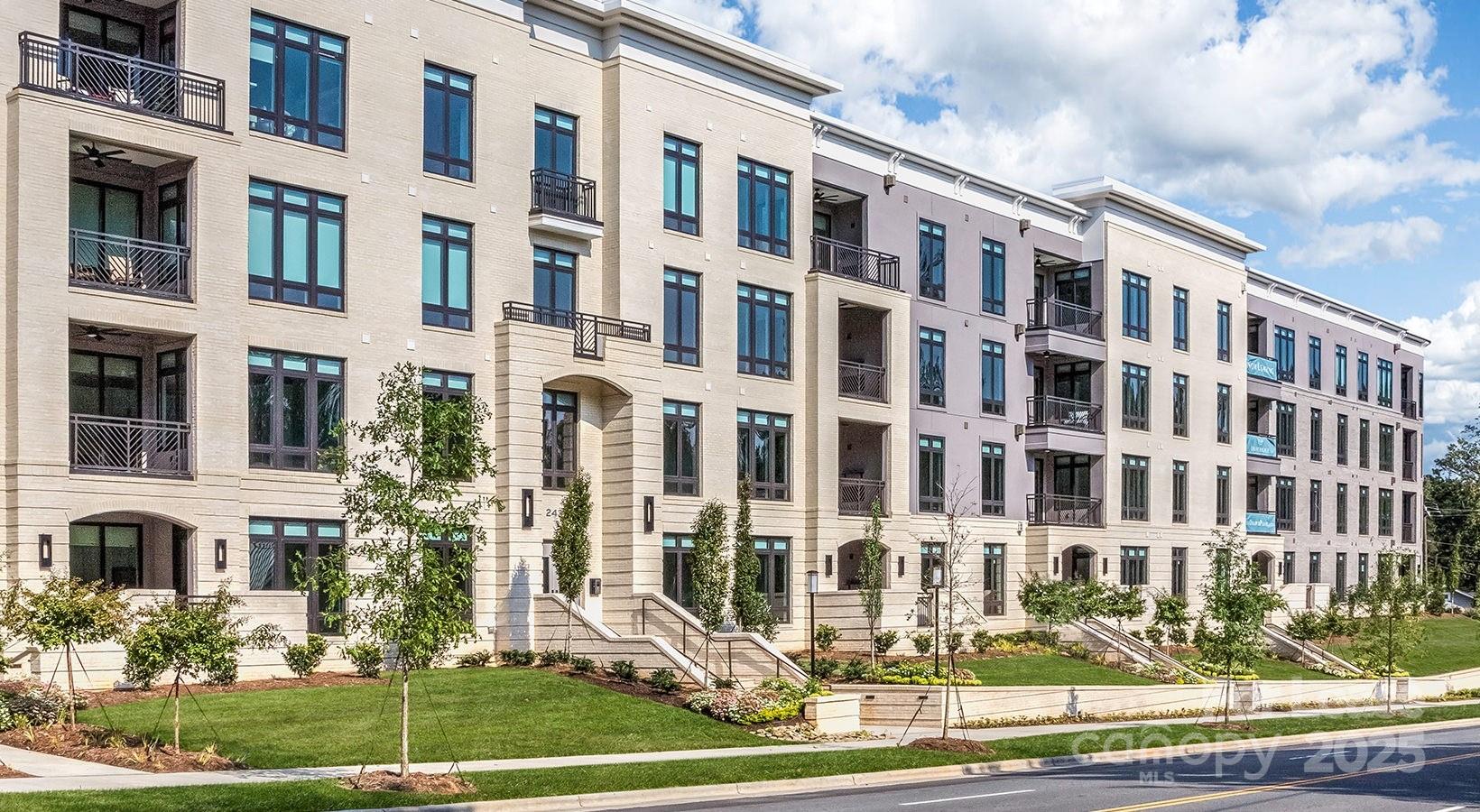 Charlotte, North Carolina 28207, United States, 2 Bedrooms Bedrooms, ,3 BathroomsBathrooms,Residential,Active,148497