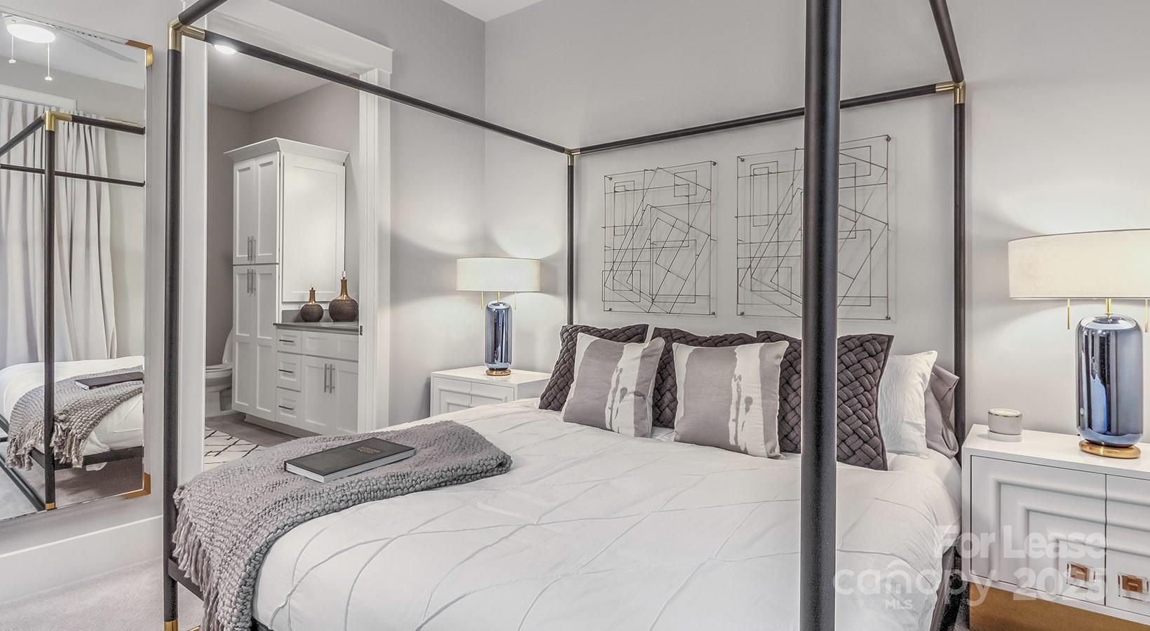 Charlotte, North Carolina 28207, United States, 2 Bedrooms Bedrooms, ,3 BathroomsBathrooms,Residential,Active,148497
