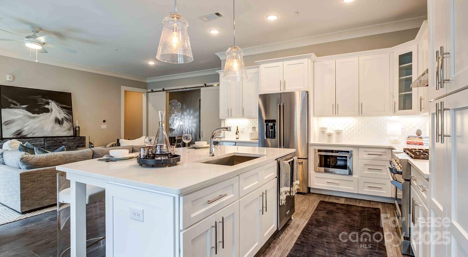 Charlotte, North Carolina 28207, United States, 2 Bedrooms Bedrooms, ,3 BathroomsBathrooms,Residential,Active,148497