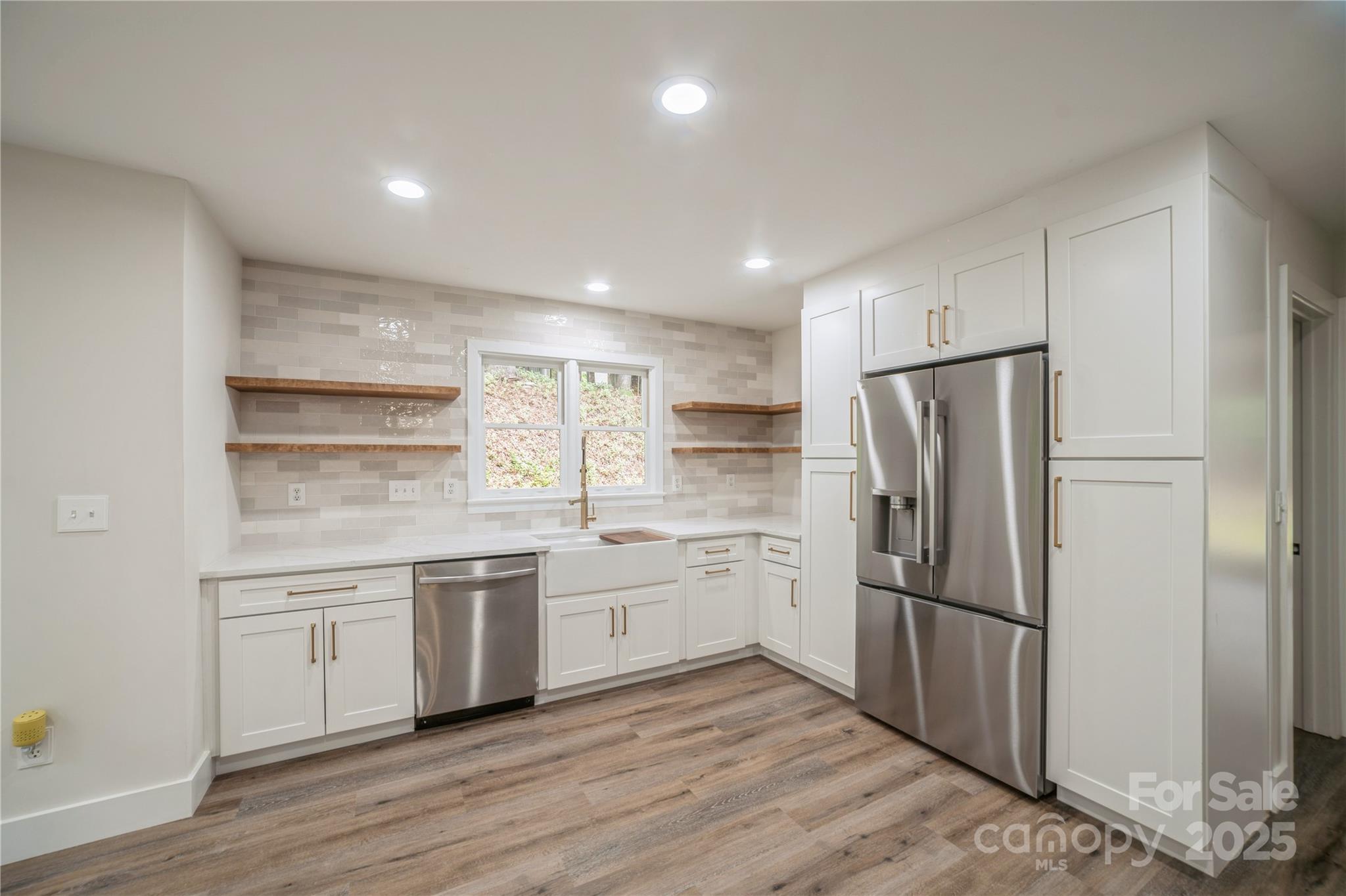 Tega Cay - Residential