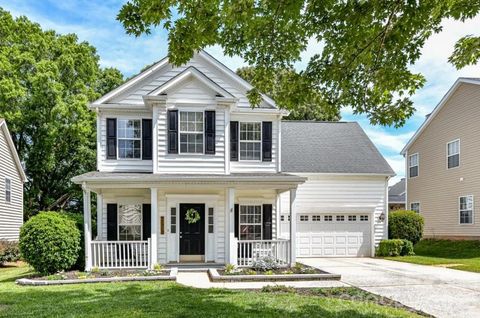 Photo of 11712 Hawick Valley Lane, Charlotte, NC 28277 (MLS # 4374174)
