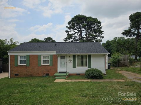 Single Family Residence in Charlotte NC 800 Norwood Drive.jpg