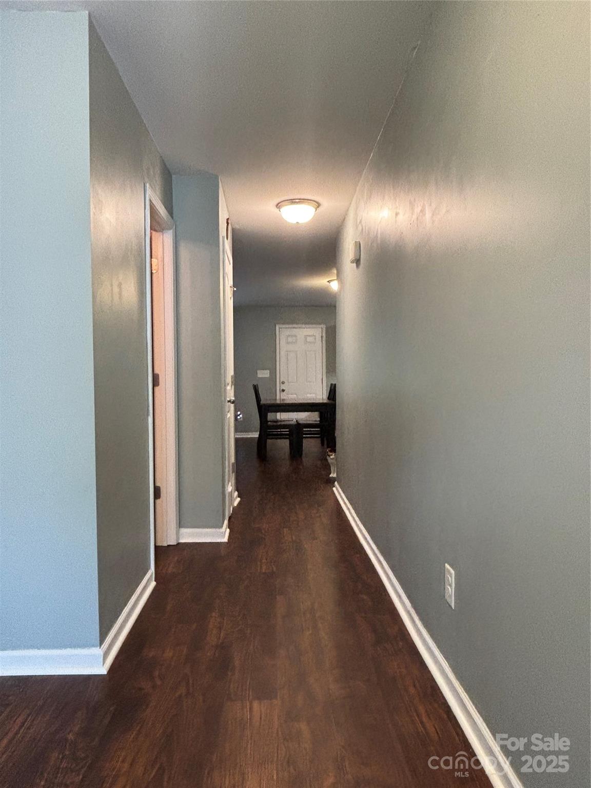 1916 Country Way