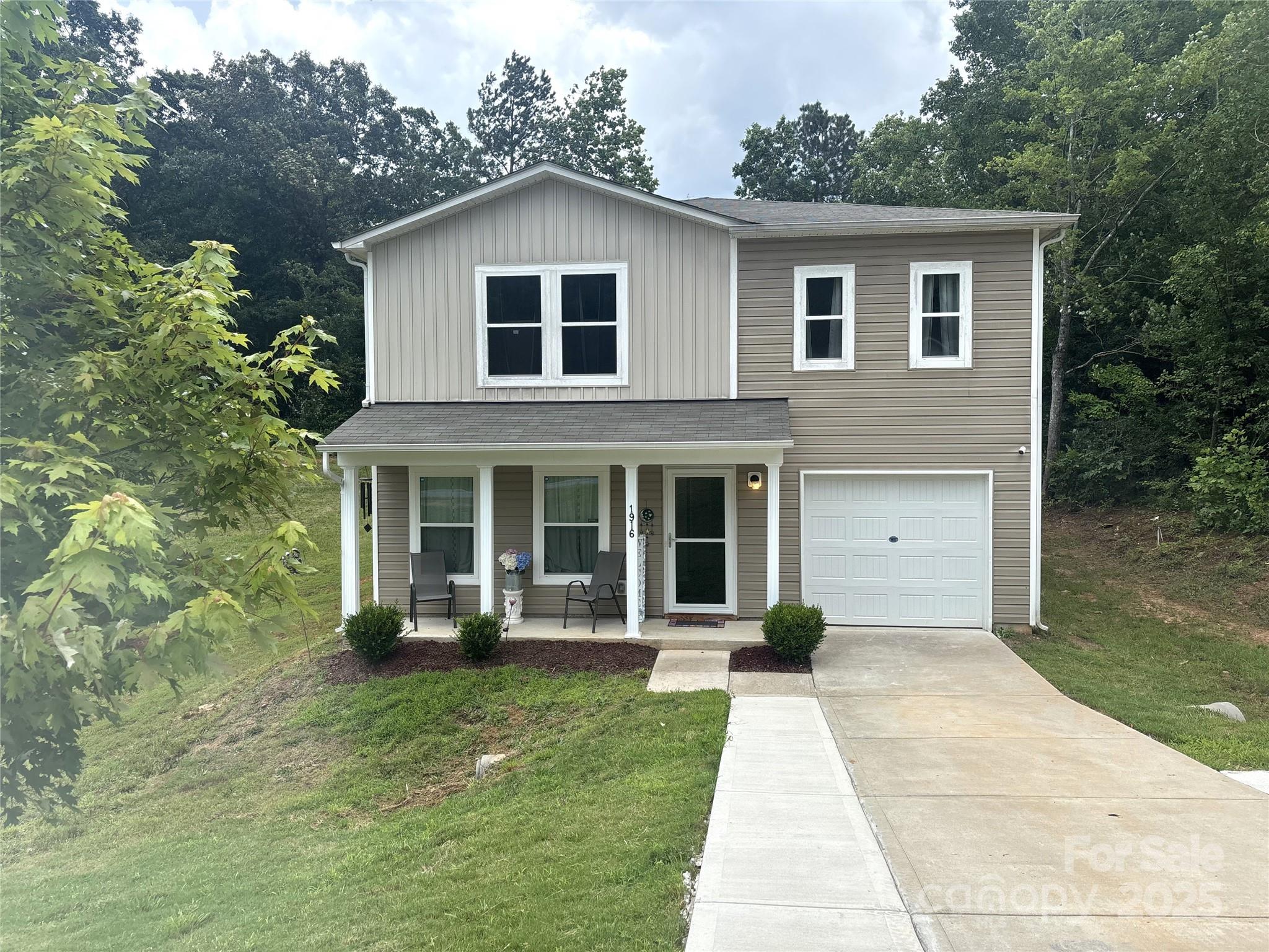 1916 Country Way