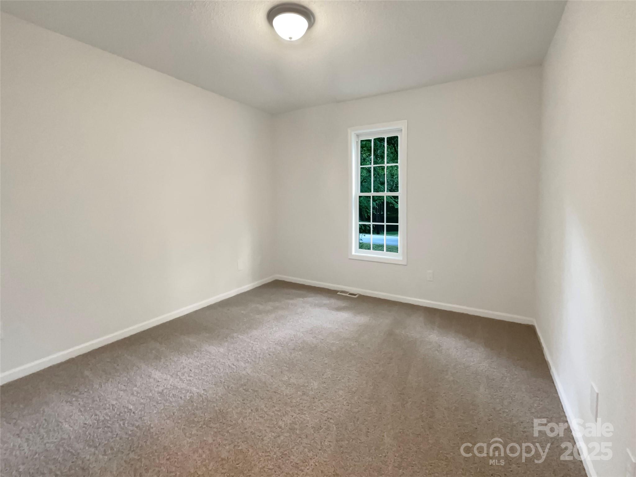 211 Sherwood Circle