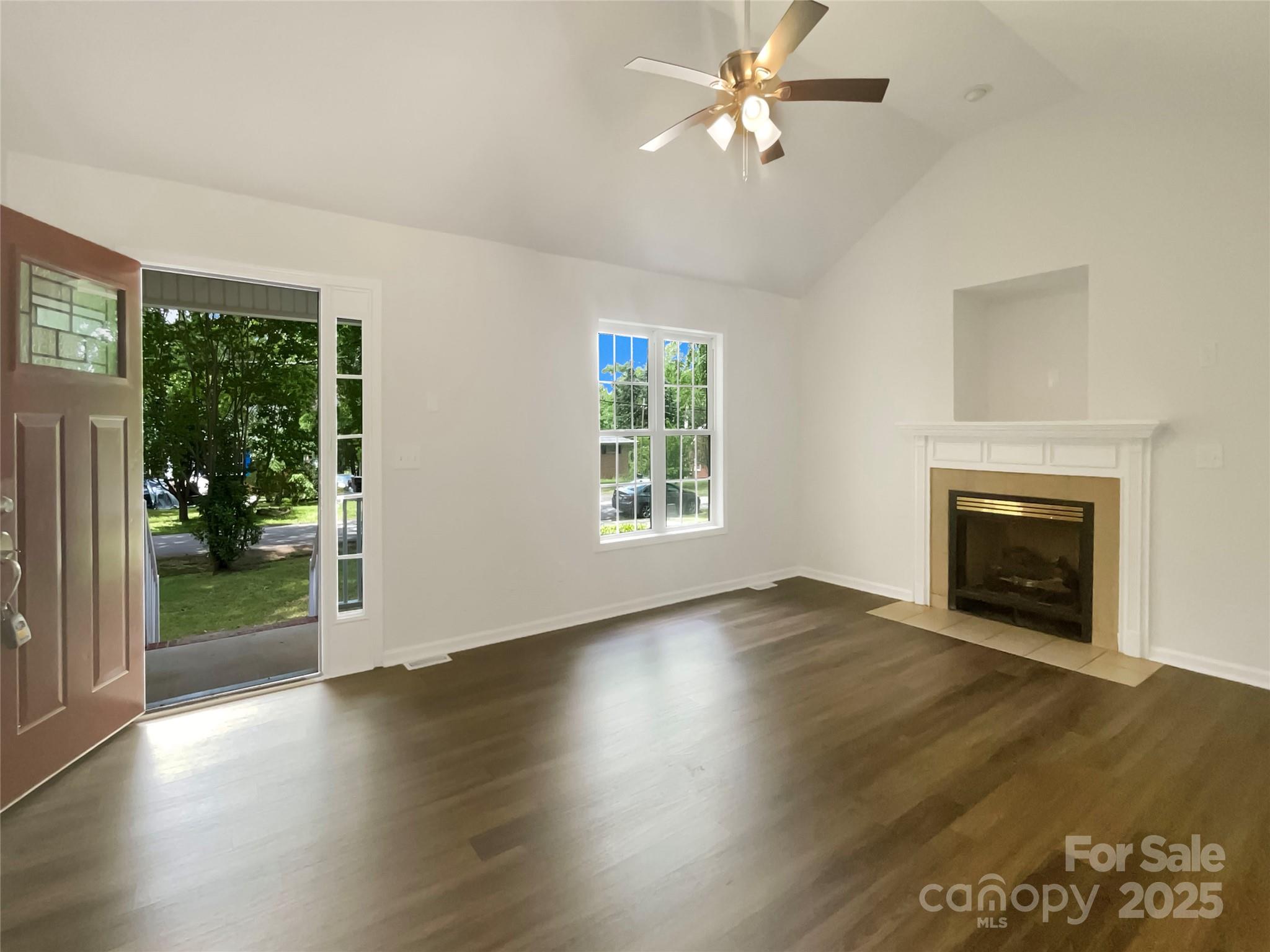 211 Sherwood Circle