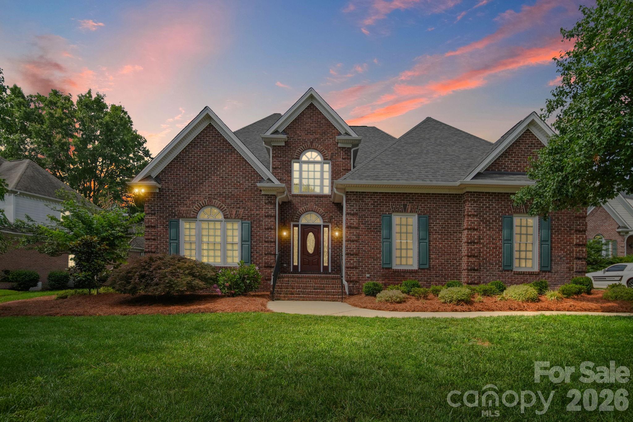 933 Allison Mews Place NW