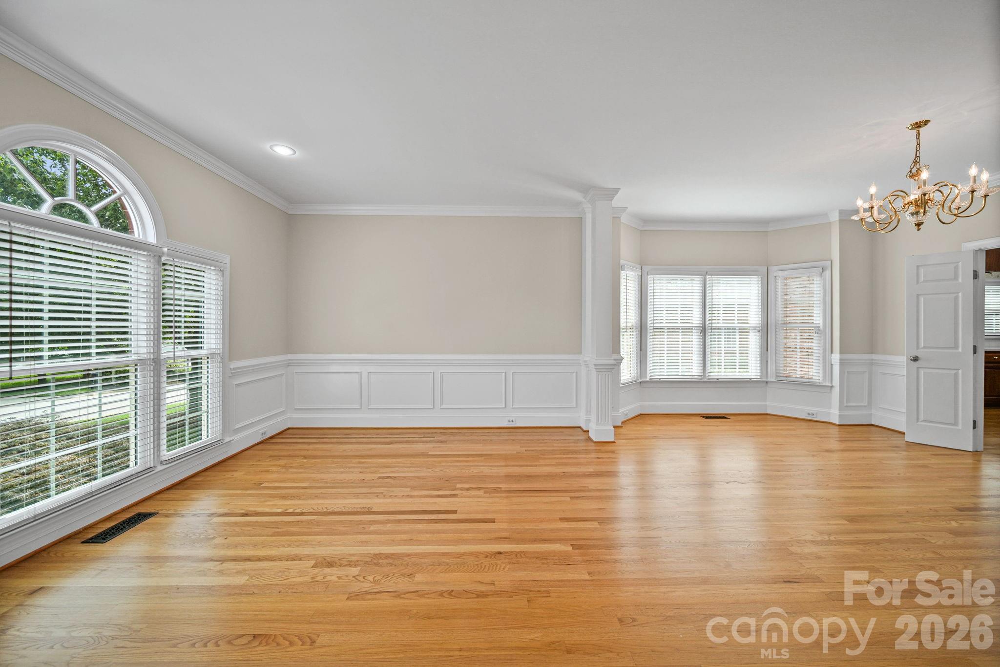 933 Allison Mews Place NW