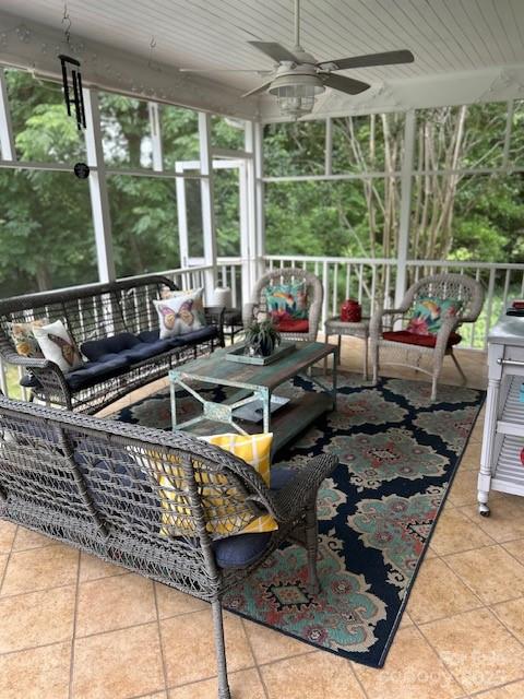 1115 Maremont Court