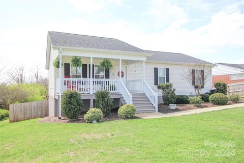 Single Family Residence in Morganton NC 118 Stephens Drive.jpg