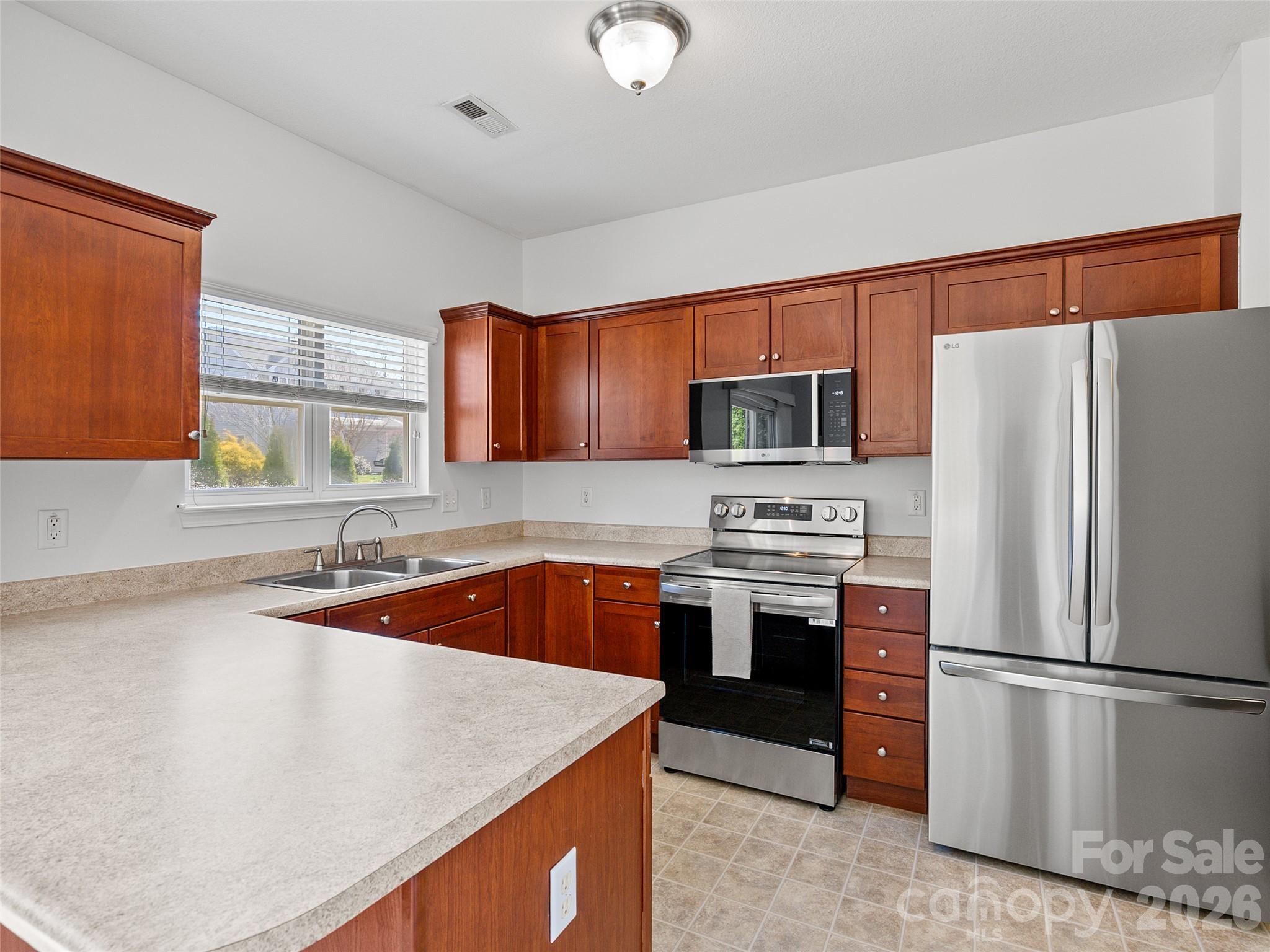 Skyland Knoll - Residential