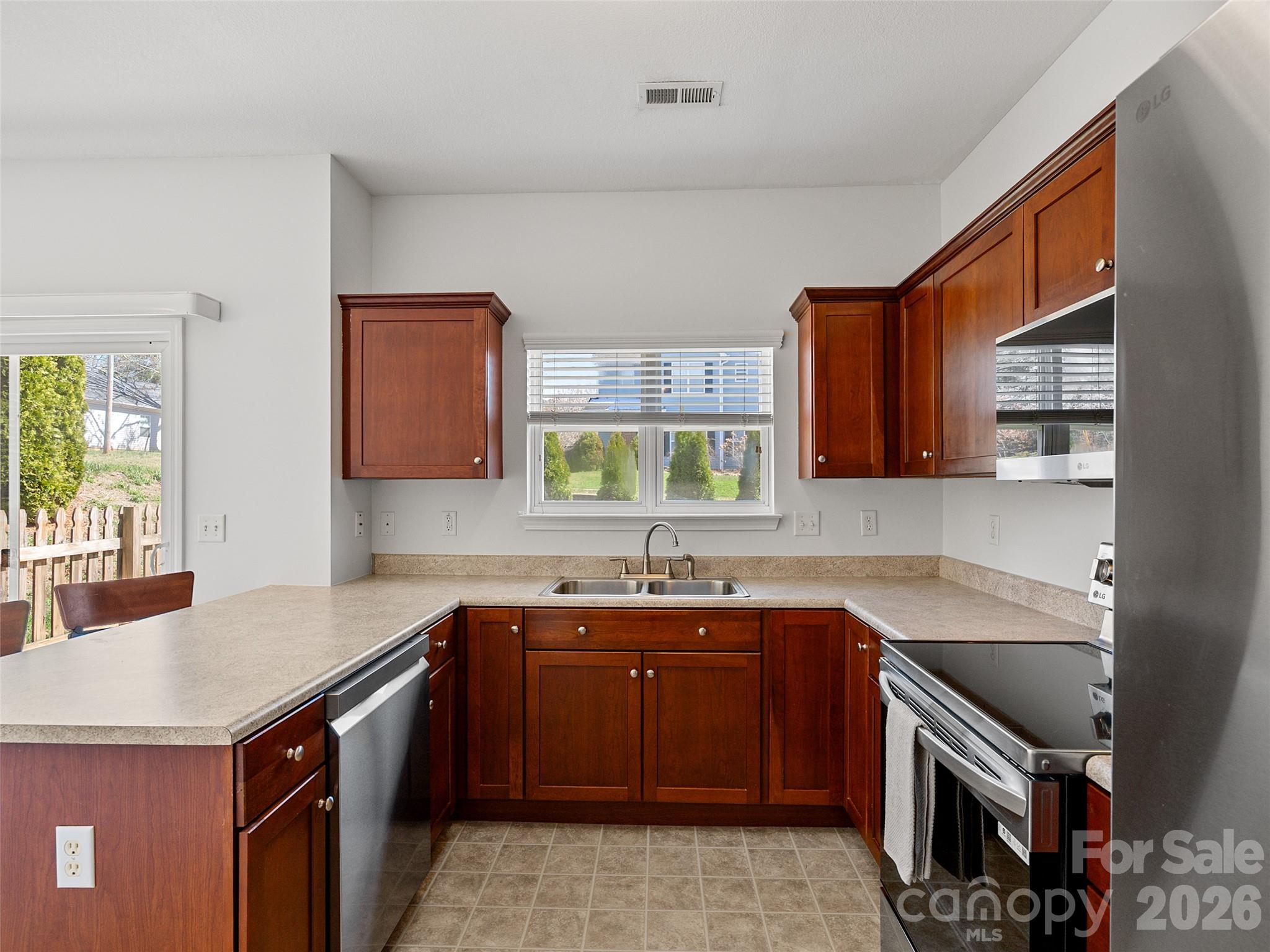 Skyland Knoll - Residential