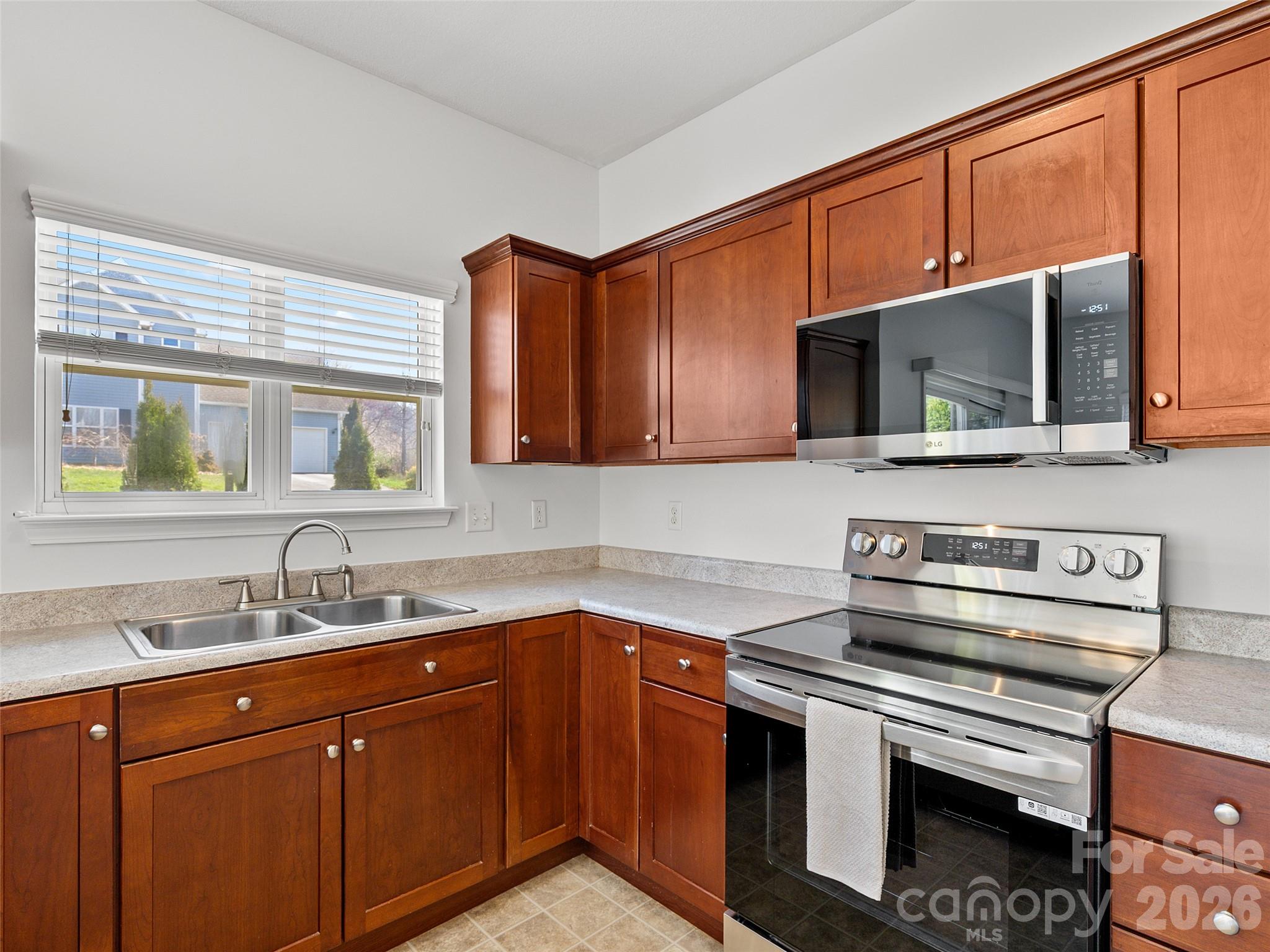 Skyland Knoll - Residential