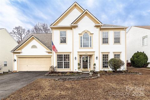 Photo of 3144 Surreyhill Court, Charlotte, NC 28270 (MLS # 4326449)