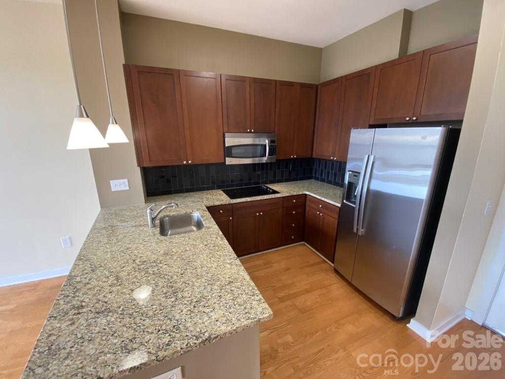 525 E 6th Street 401