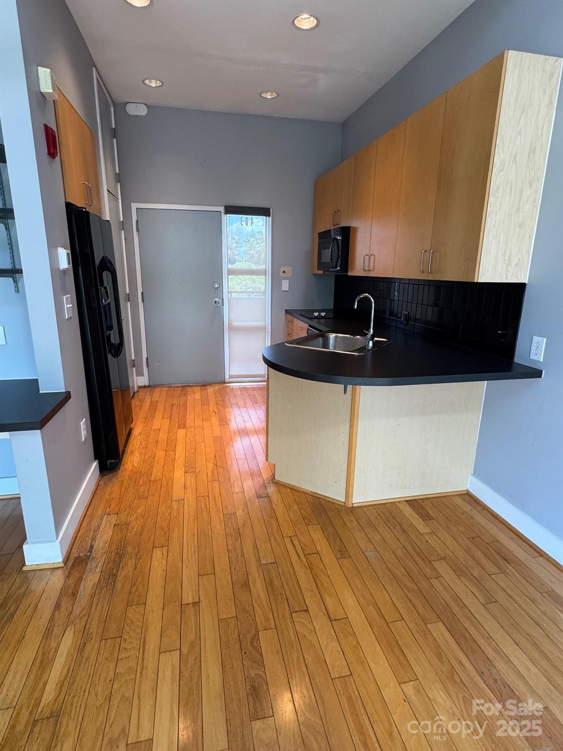514 W 10th Street 403
