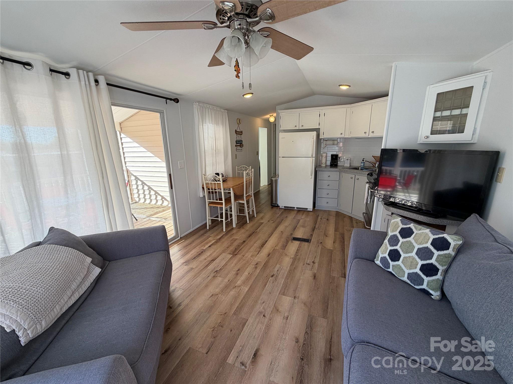 104 Hummingbird Drive