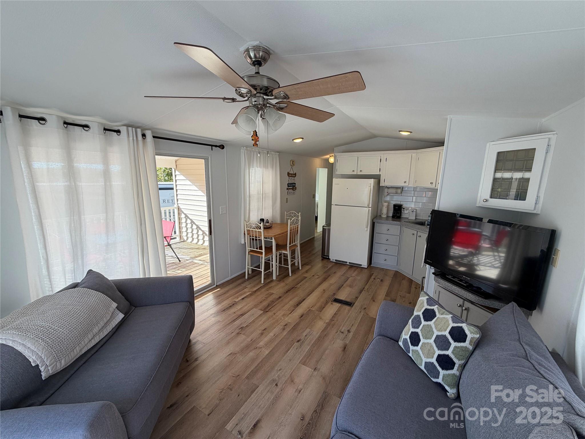 104 Hummingbird Drive