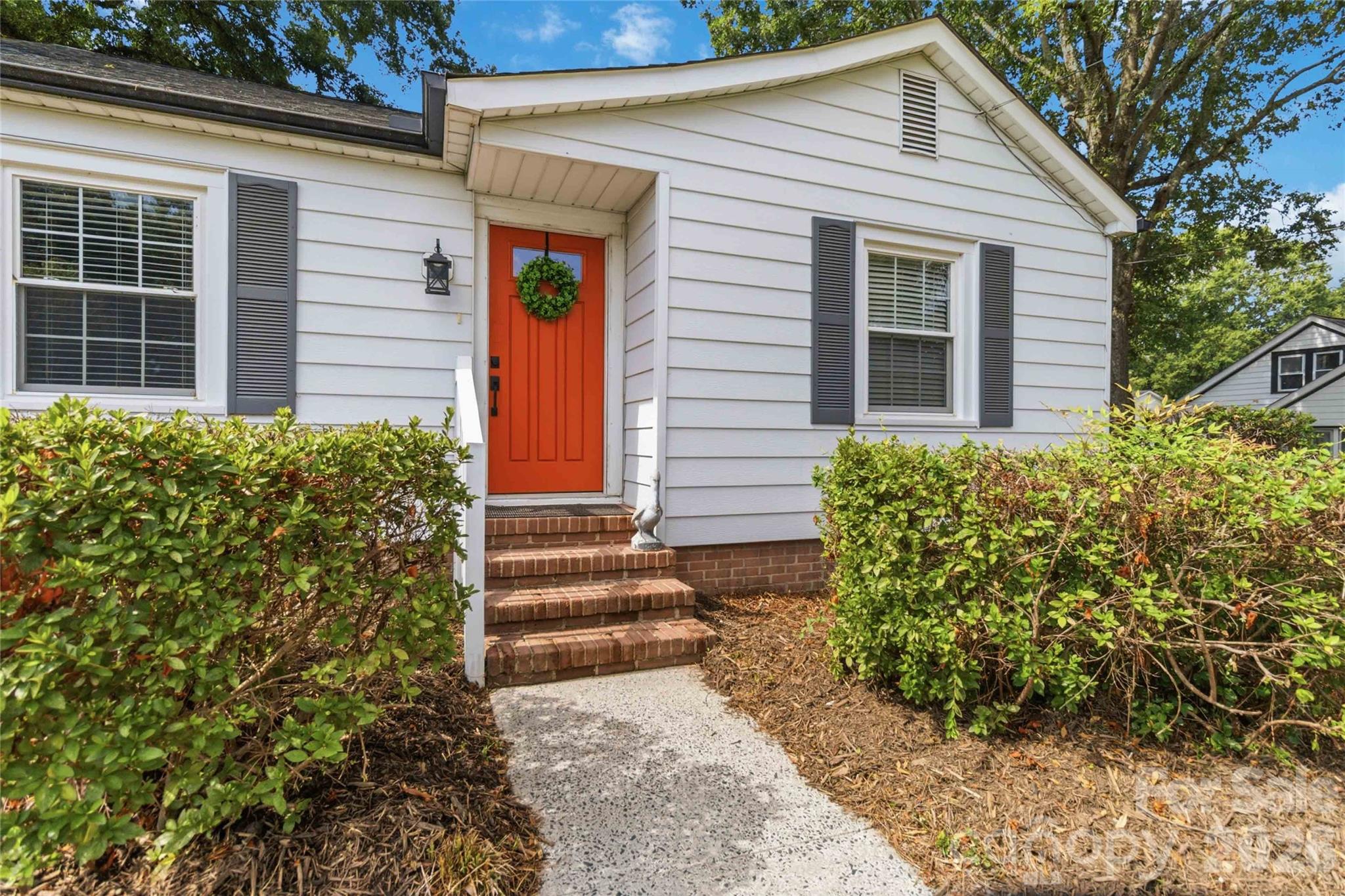 201 W Elm Street