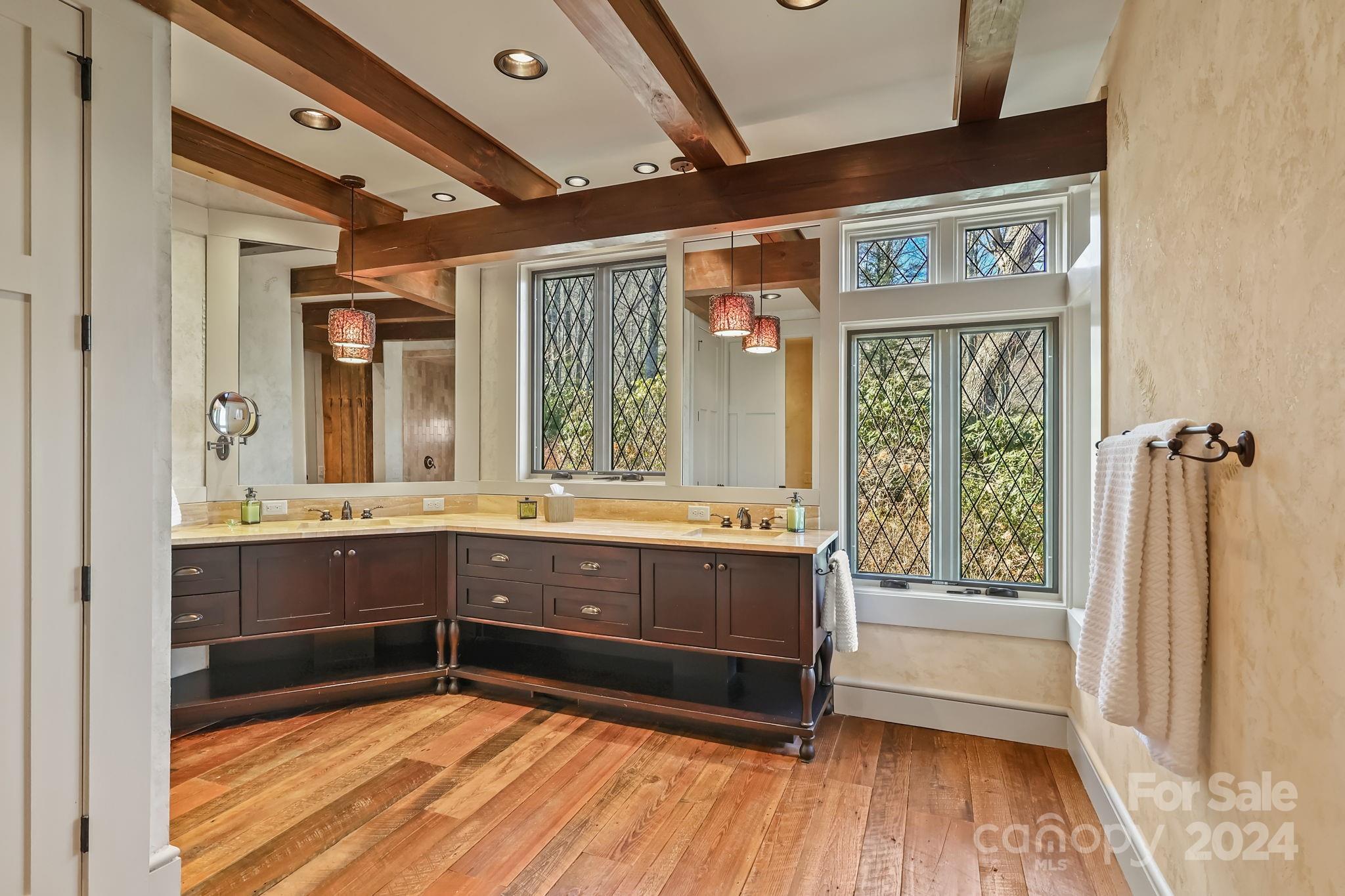 Banner Elk, North Carolina 28604, United States, 4 Bedrooms Bedrooms, ,5 BathroomsBathrooms,Residential,Active,66559