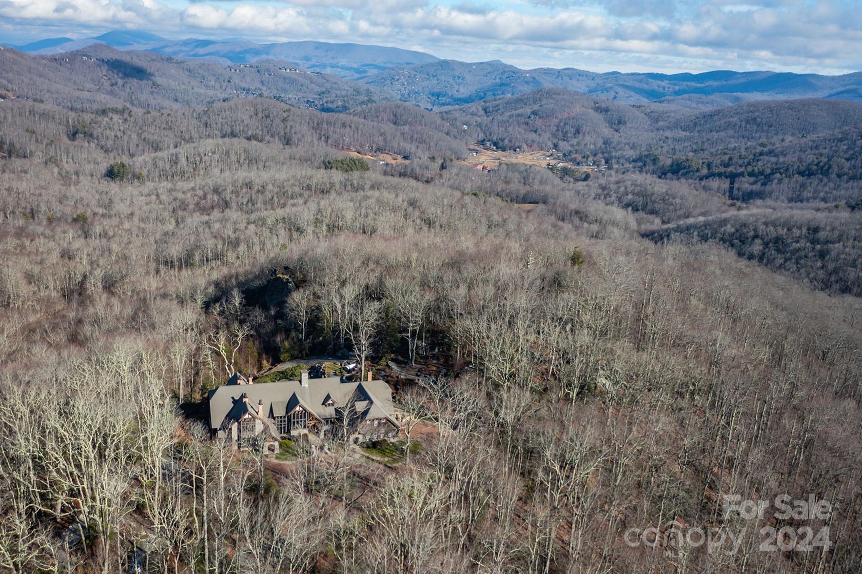 Banner Elk, North Carolina 28604, United States, 4 Bedrooms Bedrooms, ,5 BathroomsBathrooms,Residential,Active,66559