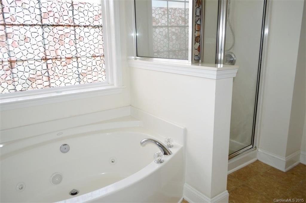 Hamilton Lakes - Residential