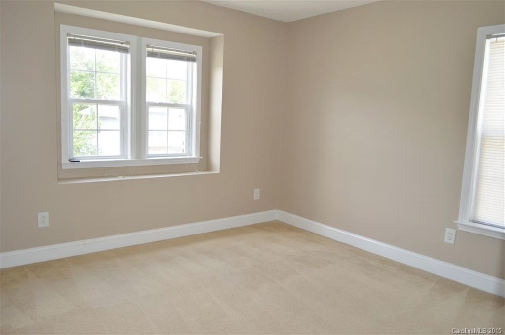 Hamilton Lakes - Residential