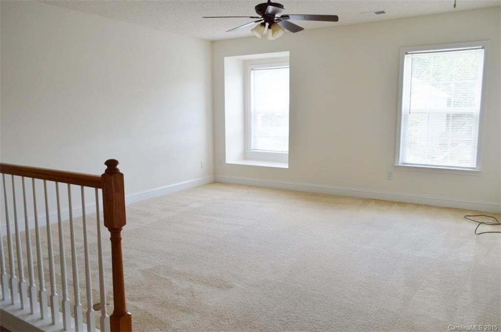 Hamilton Lakes - Residential